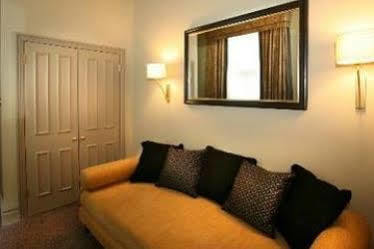 The Fox Club London Hotel Exterior photo